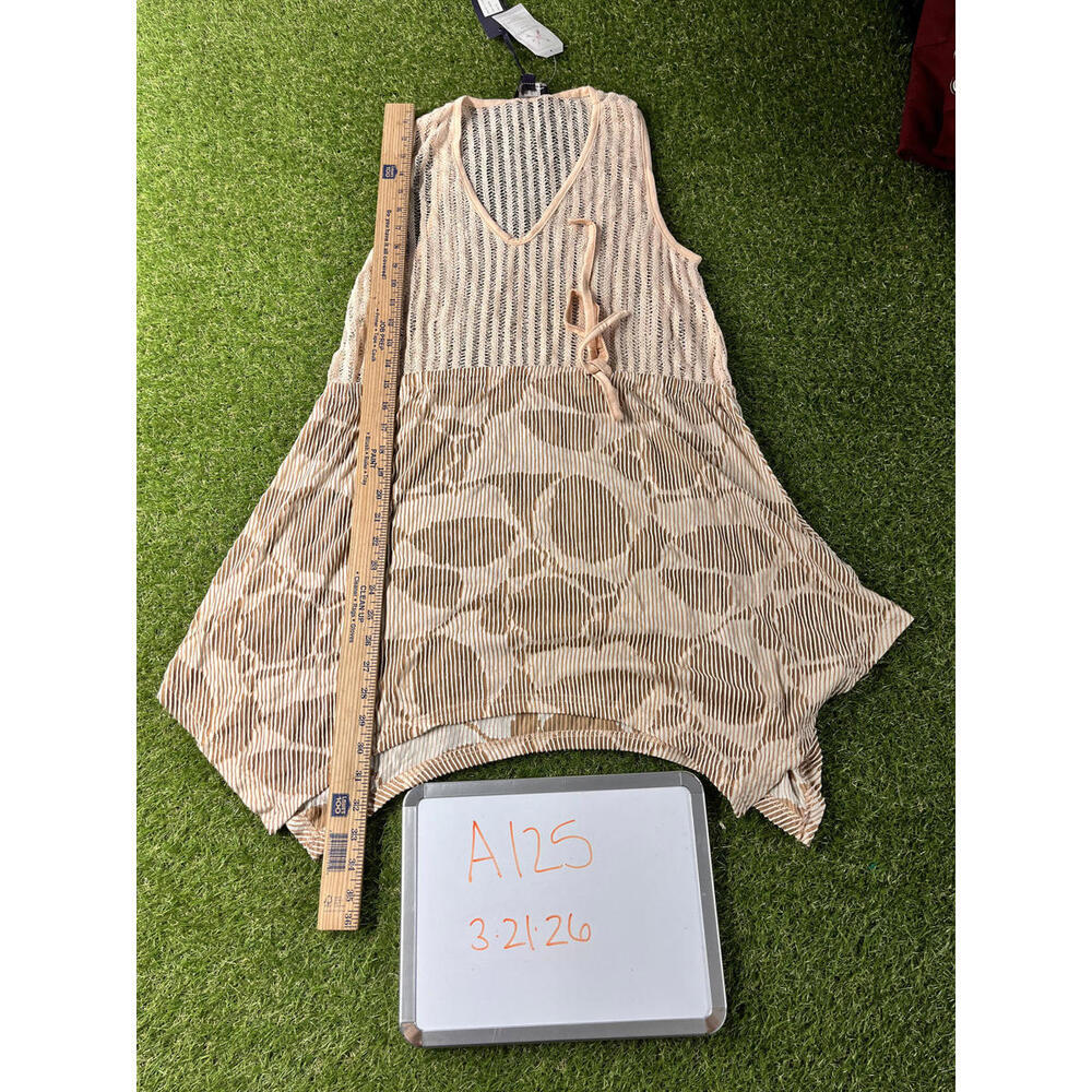Lily by Firmiana Medium Sleeveless Knit Top with Tie sharkbite hem NEW